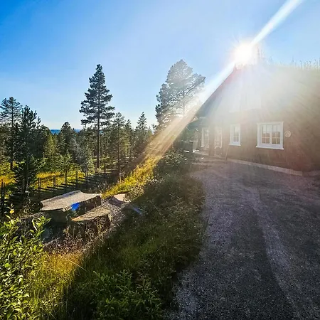 4 Bedroom Lovely In Tinn Austbygd Holiday home Lurasgrendi
